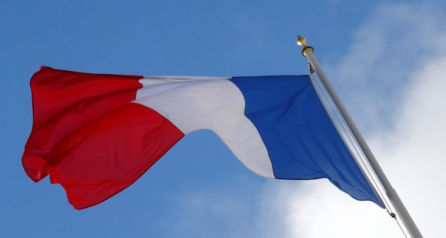 بعد قرار الحكومة... هذا ما قالته فرنسا