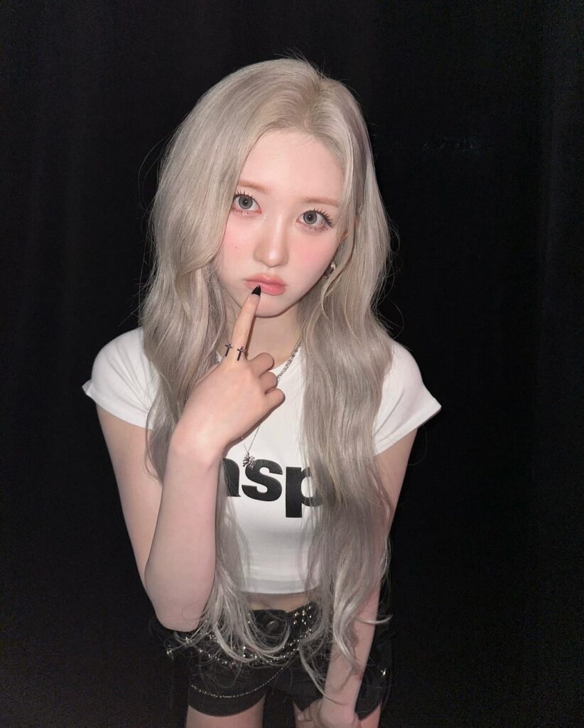 250829 تحديث Gaeul Instagram (الفذ. Yujin)