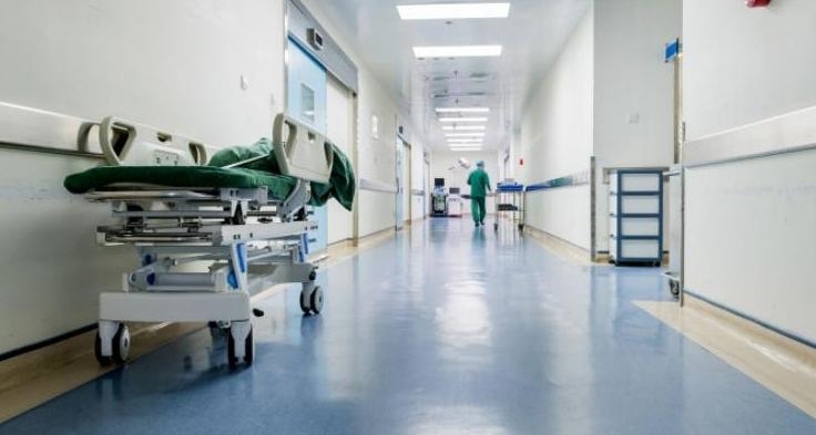 تماما كالمسلسلات... تهريبُ قاتل من داخل مستشفى بلبنان!