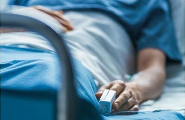 فنان كويتي يتعرض لجلطة على المسرح فنان كويتي يتعرض لجلطة على المسرح