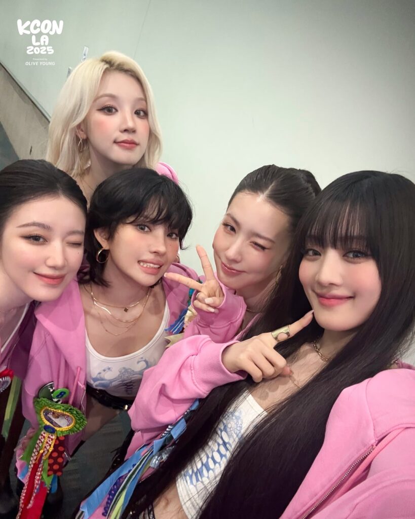 250803 KCON UPDATE مع I -LED - Greenroom Selfie