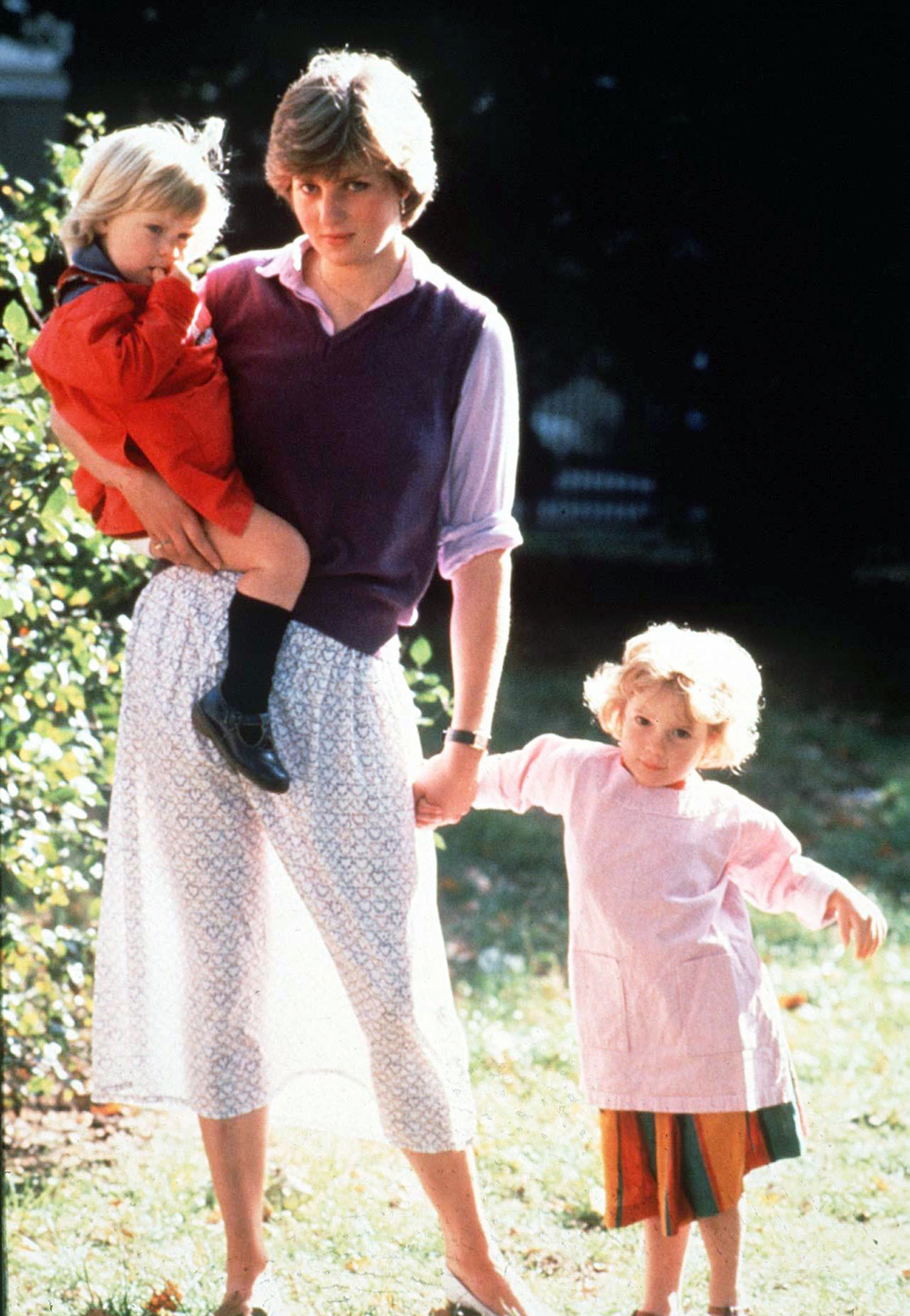 الصورة التي أغضبت ديانا يوم كانت مساعدة في حضانة. (Shutterstock)