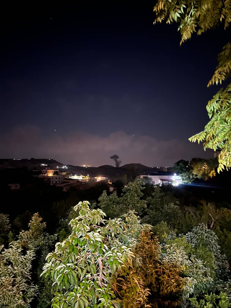 غارتان على أطراف بلدة أنصار (إكس).