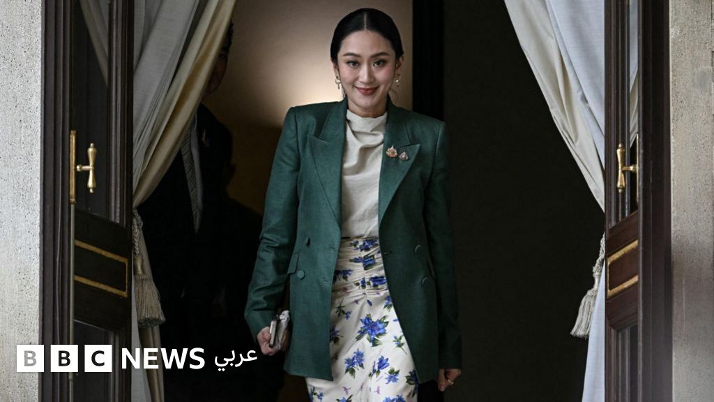 تايلاند: كيف أدت مكالمة هاتفية مسربة لإقالة رئيسة الوزراء؟