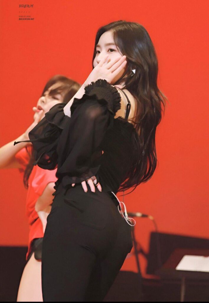 مؤخرة إيرين المثيرة مؤخرة إيرين المثيرة