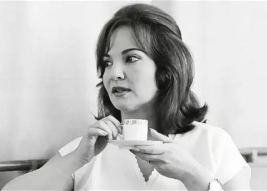 شادية لجأت للتخفي قبل الرد على الهاتف.. من هي “مدام طماطم”؟ شادية لجأت للتخفي قبل الرد على الهاتف.. من هي "مدام طماطم"؟