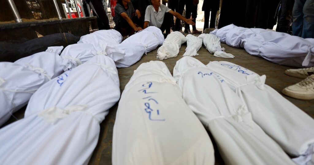 الاحتلال يواصل حرب الإبادة في غزة مستهدفًا النازحين ومرتكبًا مجازر جديدة