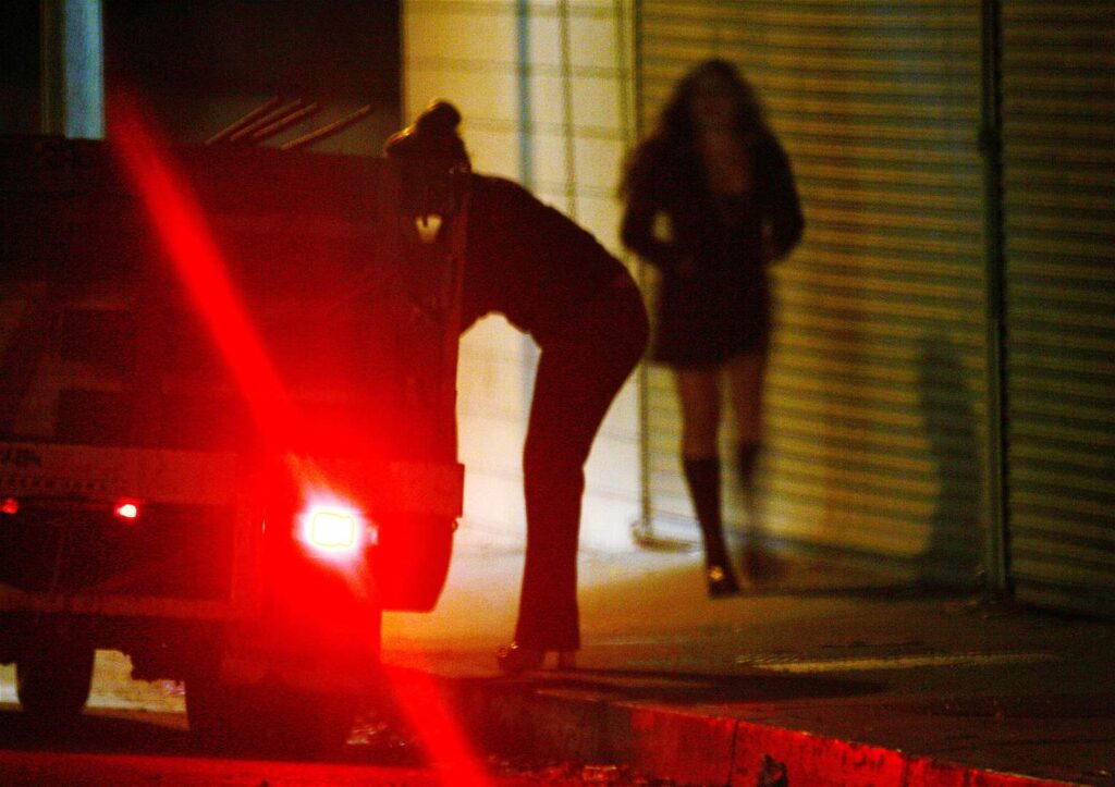 بين الضاحية وجونية… الإيقاع بـ"شبكة دعارة" (صورة)