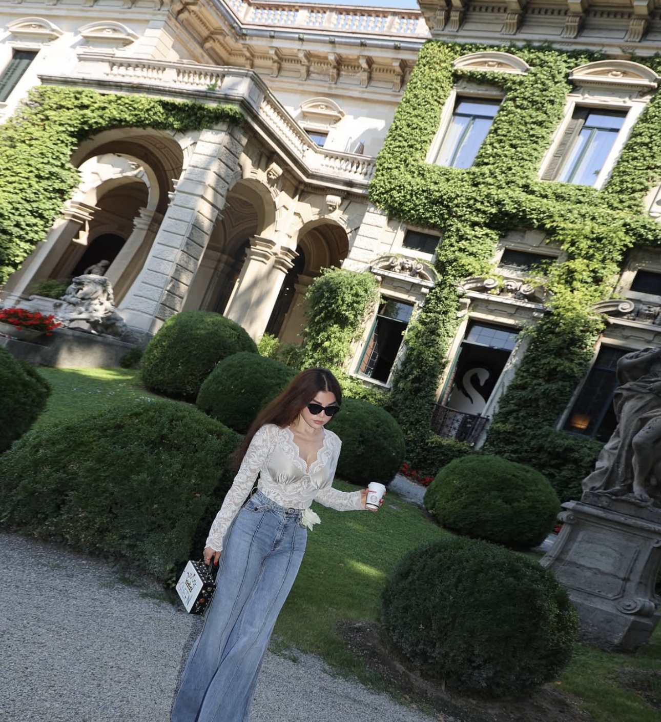 هيفاء وهبي في كومو (إنستغرام)