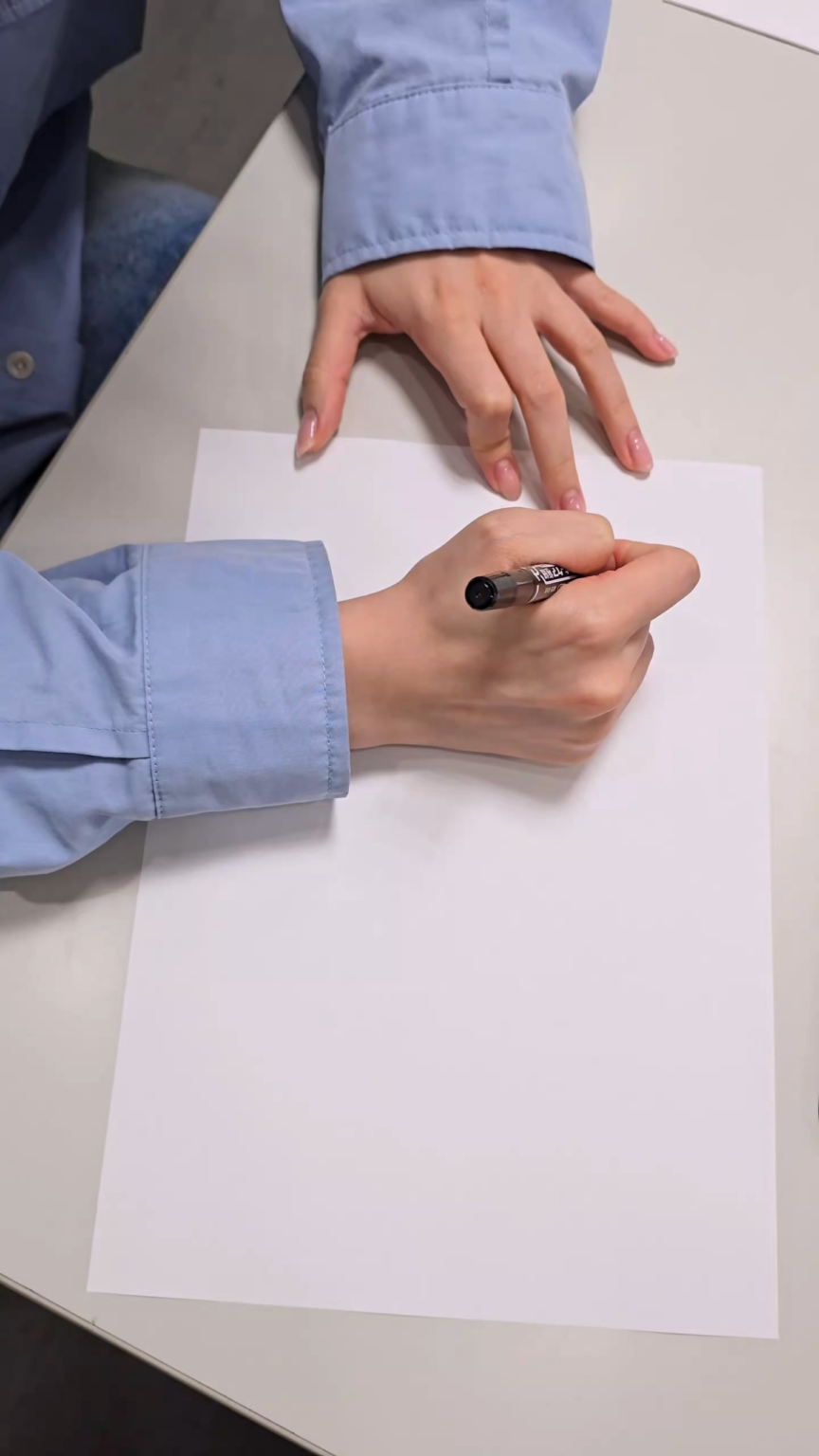 250813 le sserafim tiktok update - 🚨spoiler تنبيه: مجموعة بطاقة بريدية مكتوبة بخط اليد (سنغافورة فير.)