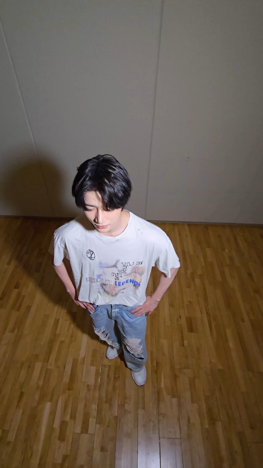 250806 le sserafim tiktok update with Huh Yunjin (Feaat. Tomorrow x Together Beomgyyu) - haaaaaaaaii🕺