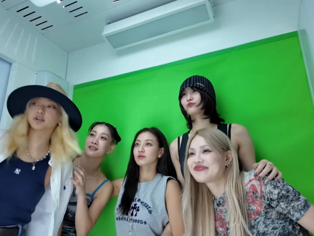 250805 - Jihyo و Momo في Purikura مع عصابة Ojo