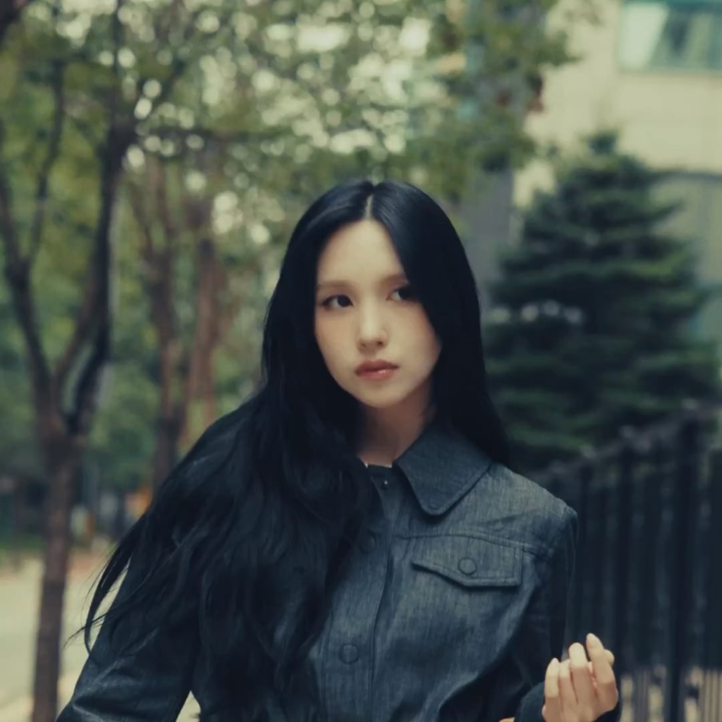 250731 Fendi Japan Twitter Update - بمثابة سفير للعلامة التجارية ، سنصدر فيلمًا خاصًا يضم Mina | يرجى الاستمتاع بالجمال الطبيعي المنسوج بواسطة مينا و "جاسوس فيندي".