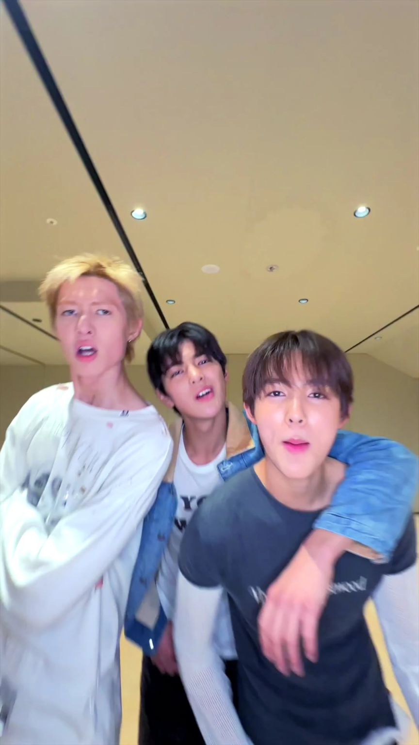 250824 1000 روبية مارتن ، Keonho & Seonghyeon - Go! (تحدي الرقص)