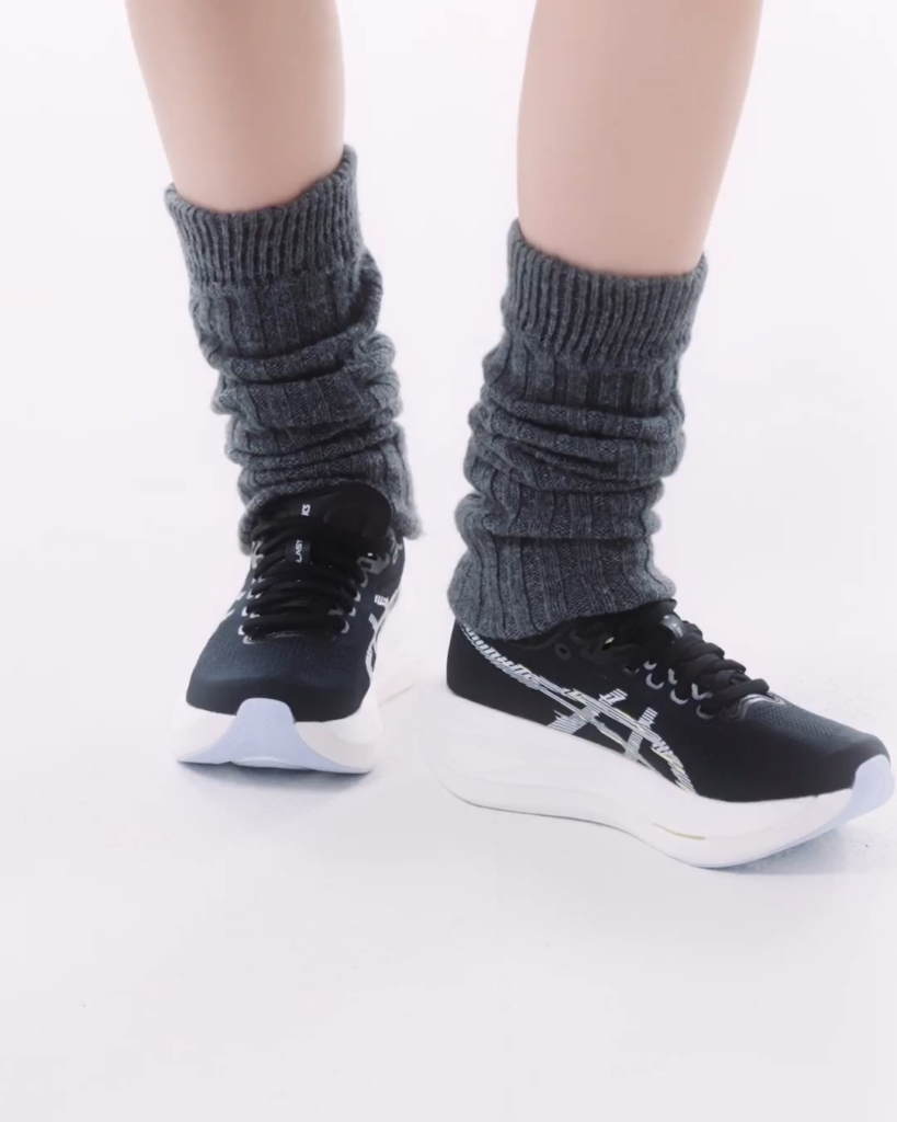 250822 Hong Eunchae - Cosmopolitan Sports X Asics Korea (العدد رقم 1 قريبا دعابة)