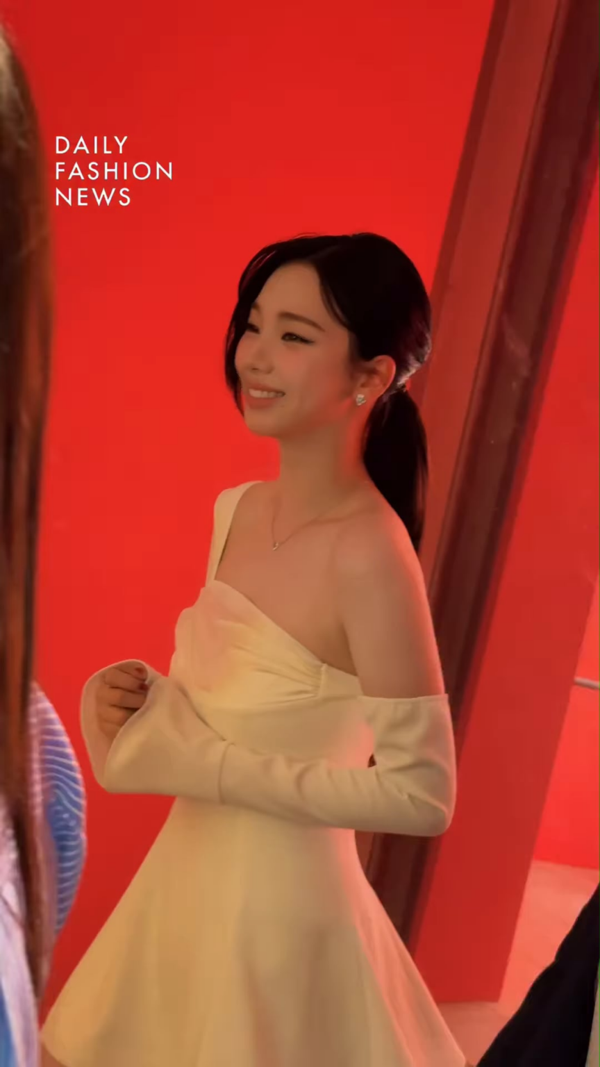 250827 DailyFashion_News Instagram Update مع Karina