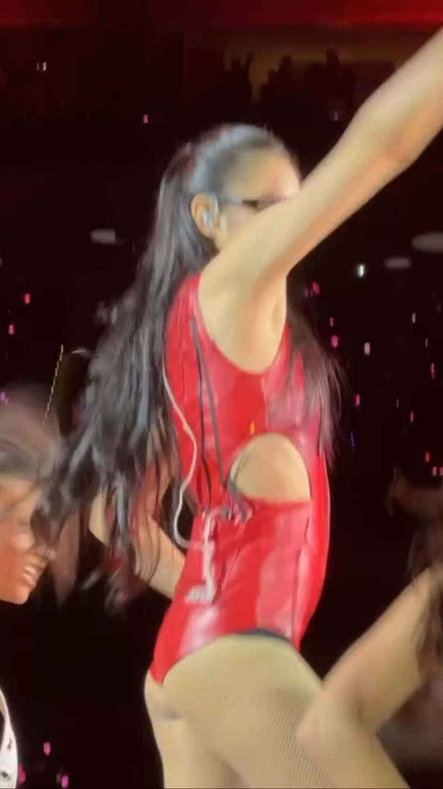 250828 ALISONMCHANG IG UPDATE W/ Jennie