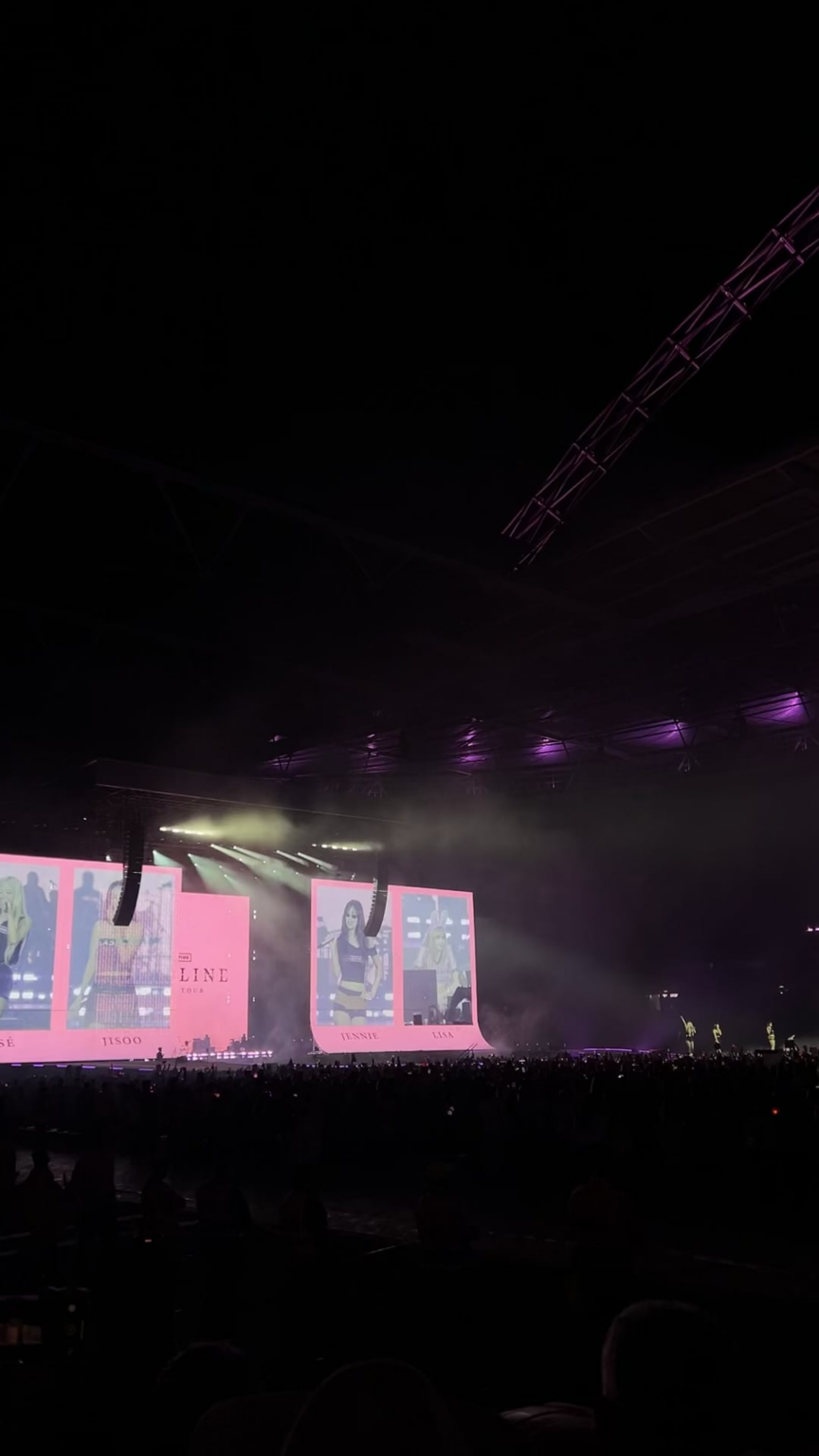 250816 London N2 Cover of Wannabe 💕