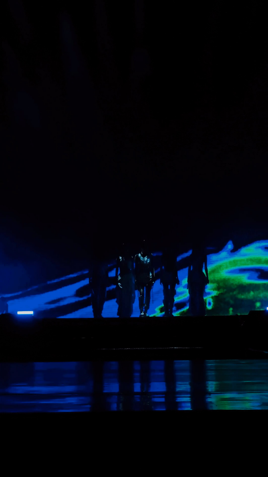 250810 le sserafim tiktok تحديث - أنا أعيش حياتي @ 2025 le sserafim جولة 'Easy Crazy Hot' في Bangkok Day 1