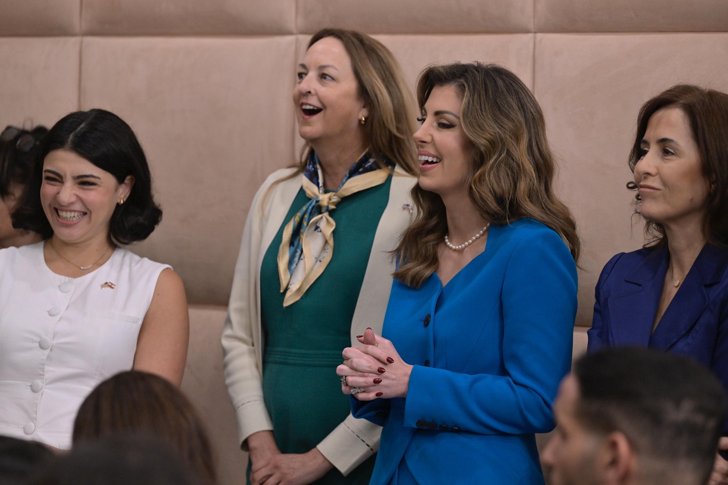 مكياج مورغان أورتاغوس بأسلوب اميركي (تصوير الزميل نبيل اسماعيل)