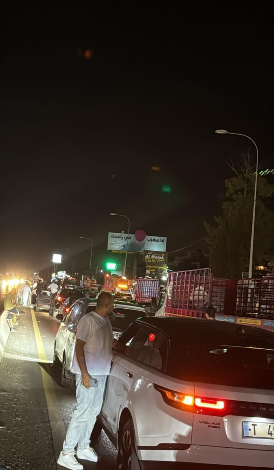 طريق الدامور (تواصل اجتماعي)