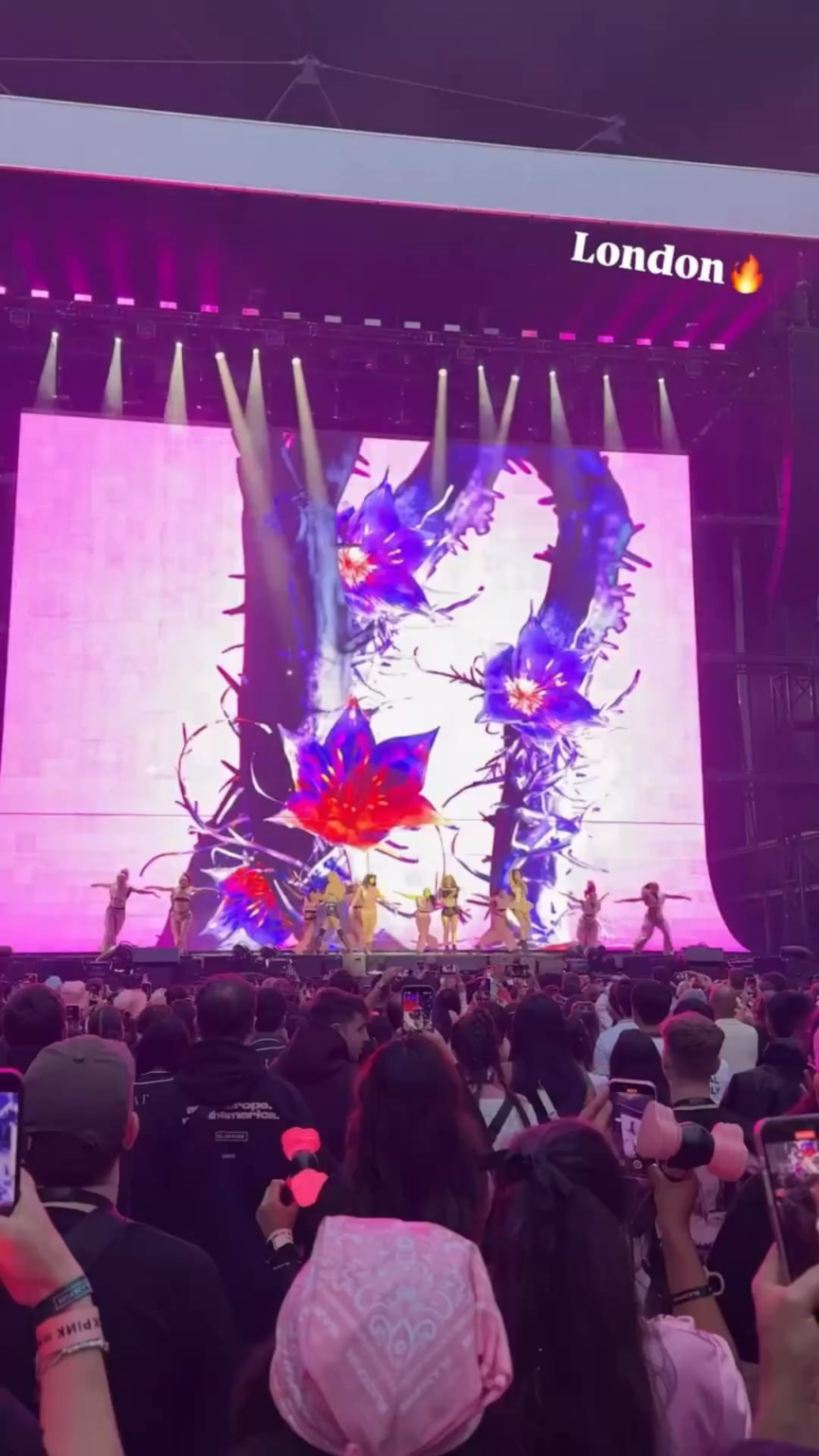 250817 heyalic_e ig story update w/ Blackpink