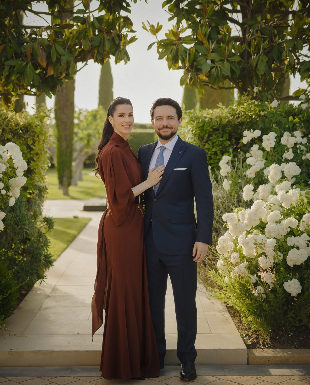 الاميرة رجوة الحسين وزوجها الامير الحسين في مناسبة اجتماعية في الاردن (انستغرام)