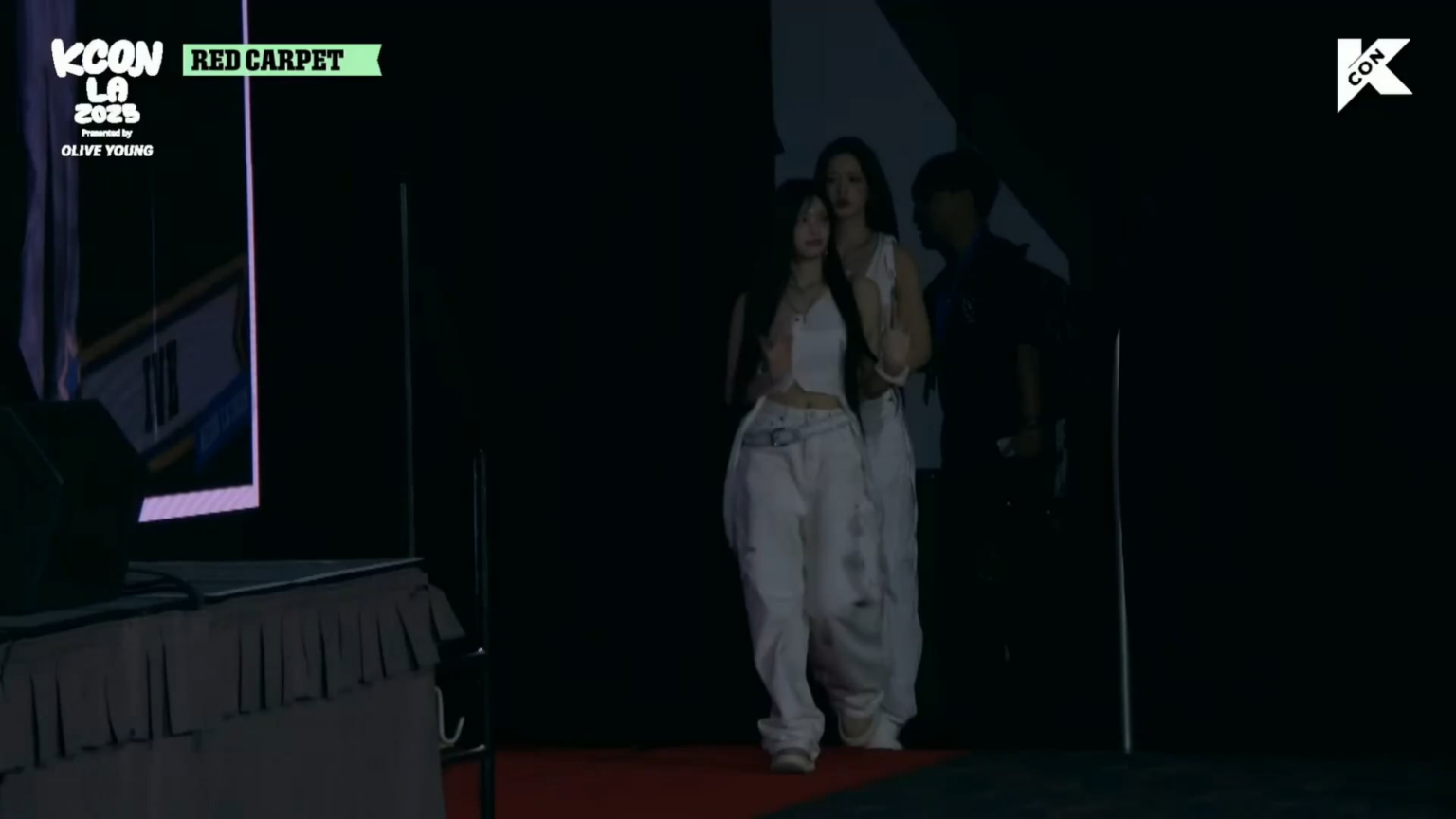 250801 Ive - KCON LA 2025 (قطع السجادة الحمراء)