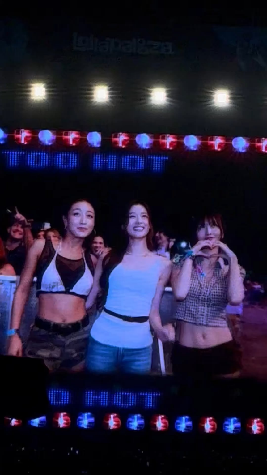 250804 Ryujin2love Twitter تحديث - Sabrina اعتقال Jihyo Sana و Momo لـ Juno Oh My Goddd (عرض حفلة موسيقية)