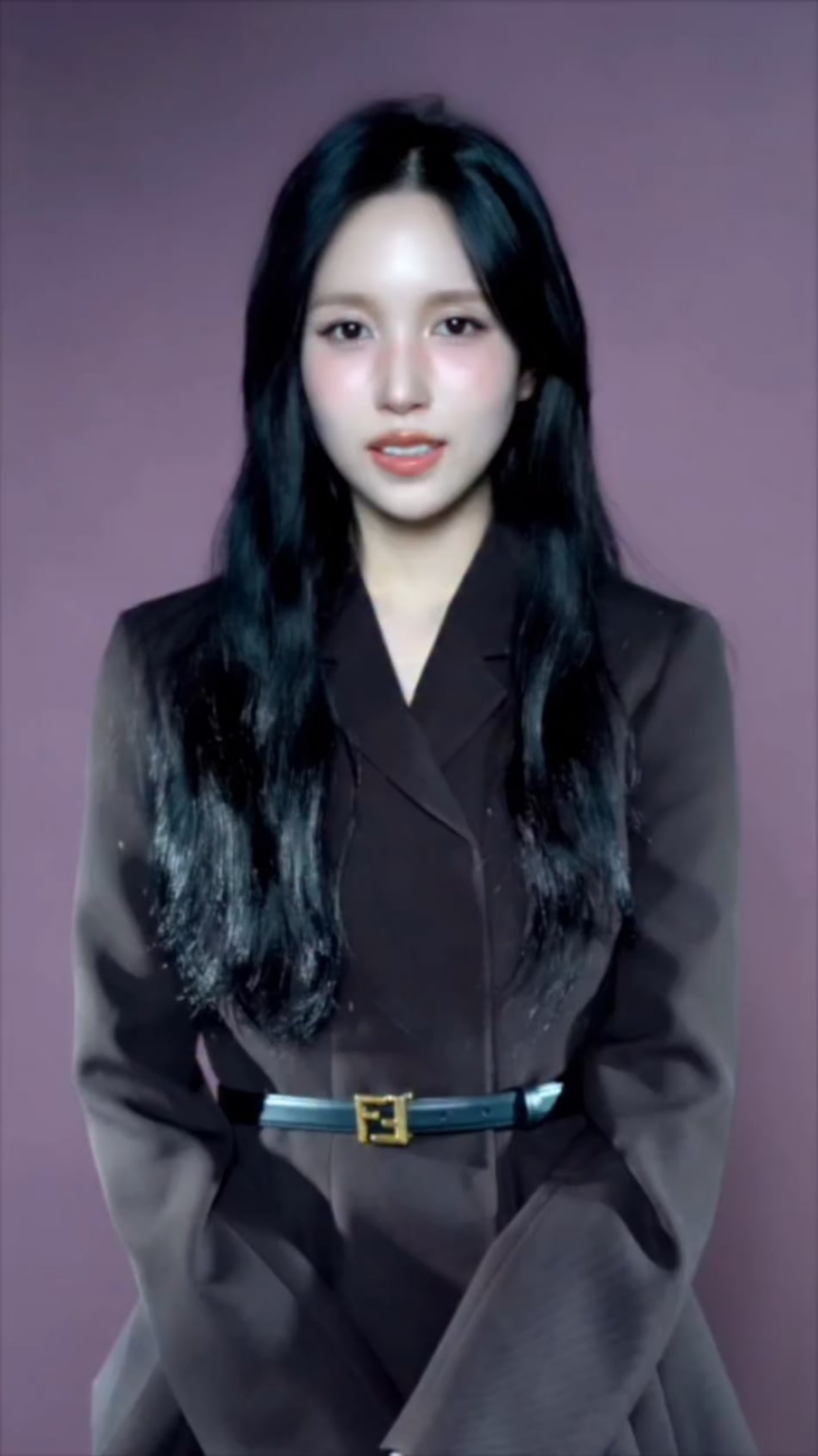 250828 تحديث Numerotokyo Instagram - "Mina تظهر أول ظهور لها على غلاف الإصدار العادي لعدد Numéro Tokyo أكتوبر ، للبيع يوم الخميس ، 28 أغسطس!"