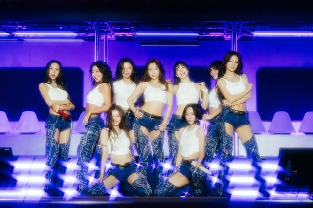 250804 LOLLAPALOOZA Instagram Update - "الآن نحن جميعًا مرة واحدة 🥲" 📸AHALHEASBORNISBORNISMISEALQUINTANILLAIII