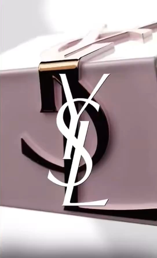 الورد من أجل جمال YSL