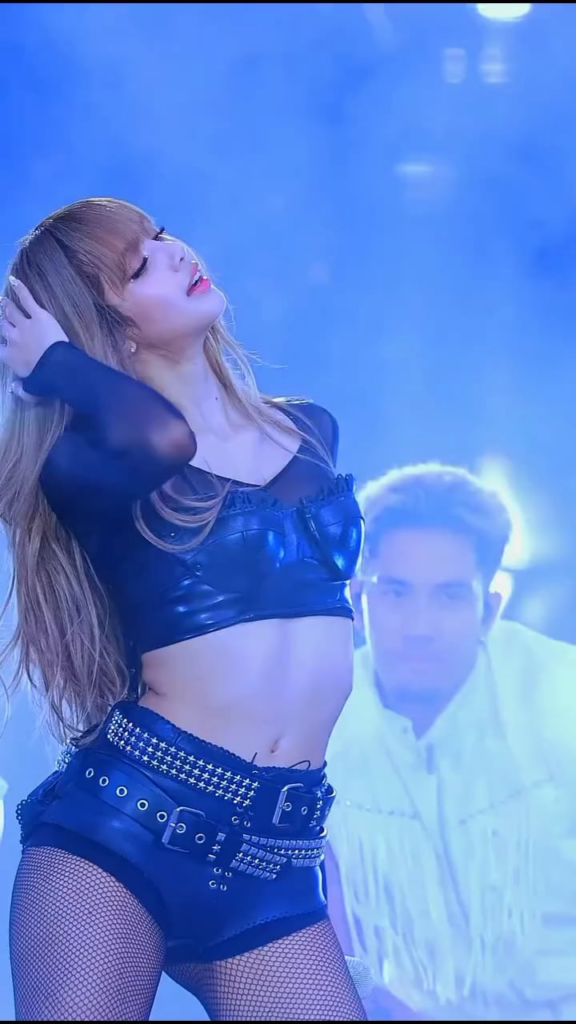 08122025 LISA Live Performance Old