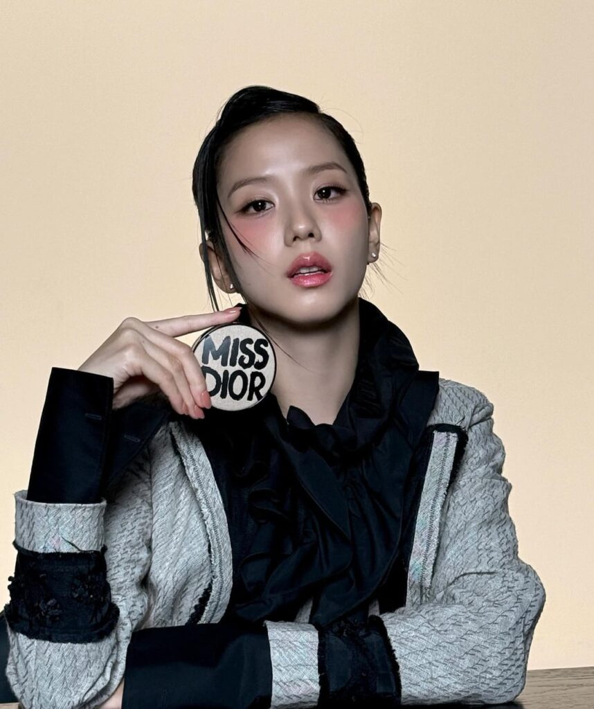 250813 تحديث JISOO IG