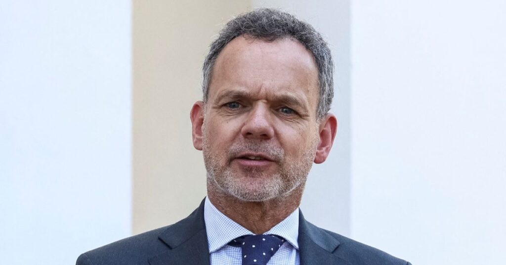 استقالة وزير الخارجية الهولندي بسبب حرب إسرائيل على غزة