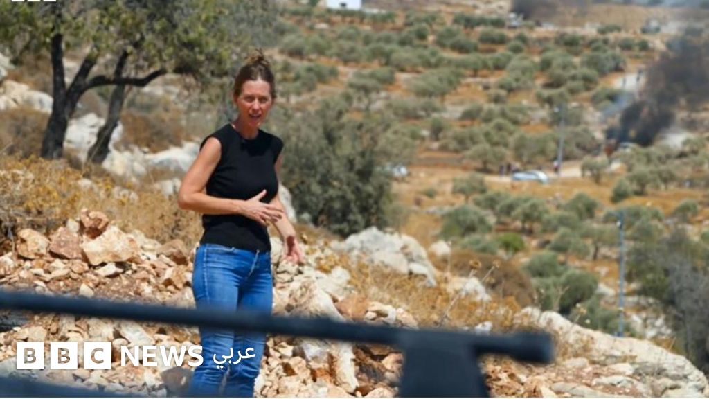 عنف المستوطنين: بي بي سي توثق هجوم إسرائيليين على مزرعة فلسطينية في الضفة الغربية