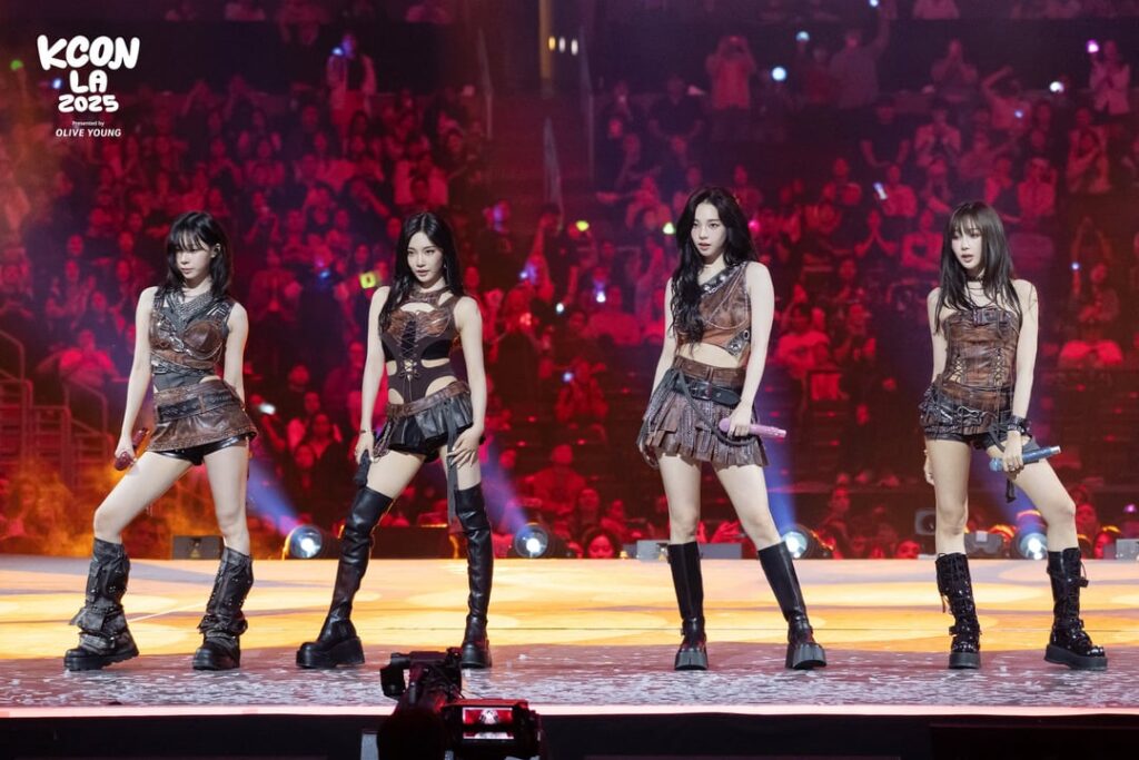 250803 KCON Instagram Update مع AESPA - [#KCONLA2025] M العد التنازلي 💙 اليوم 2