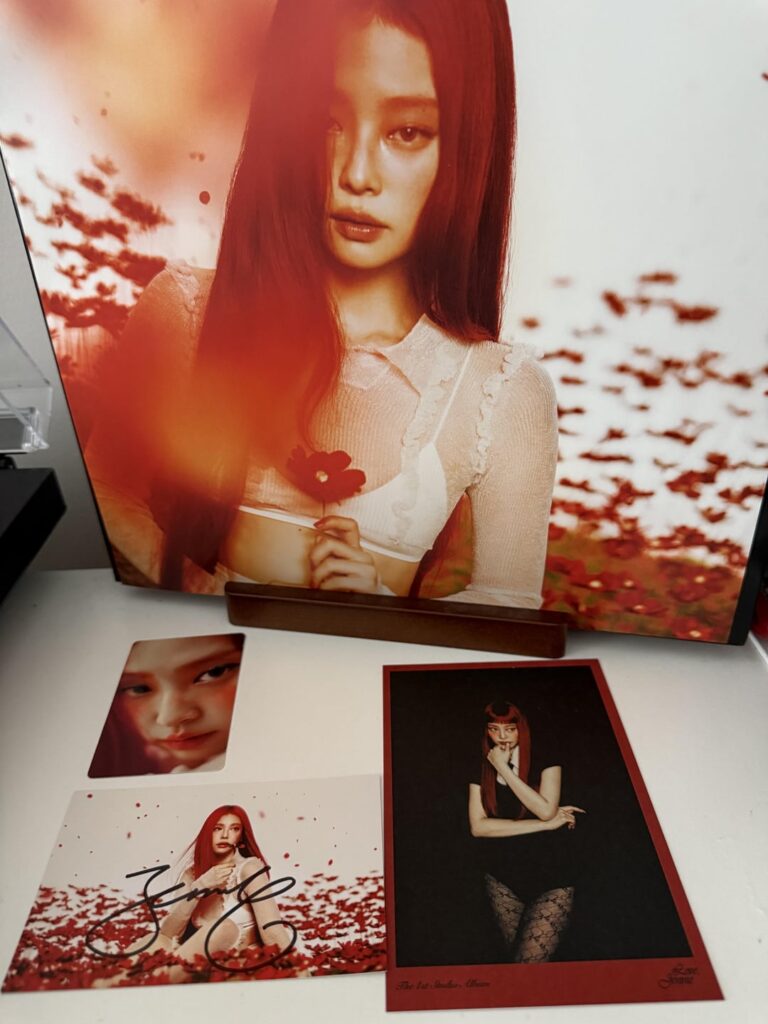 250823 حصلت للتو على تسليم جيني فينيل وأنا مهووس!