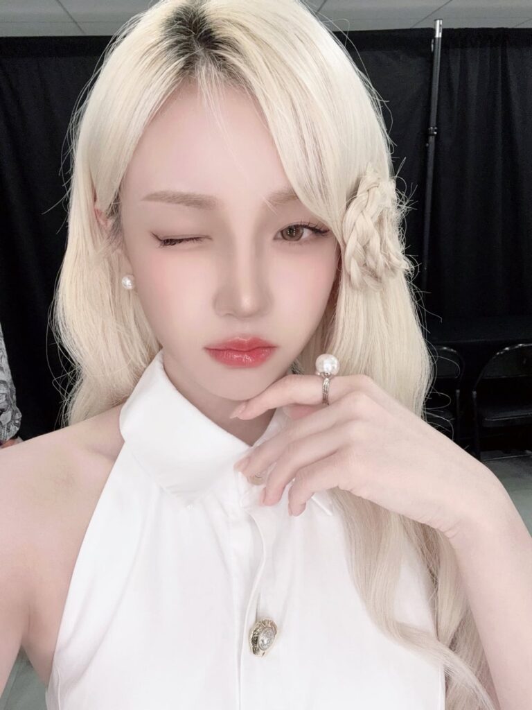 250824 التحديث الرسمي - Yuqi في TMEA 2025