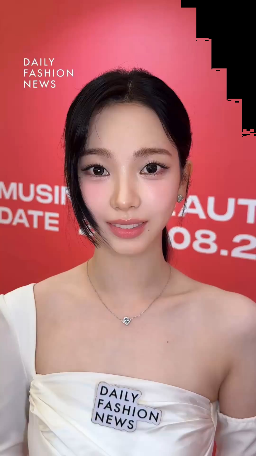 250827 DailyFashion_News Instagram Update with Karina 2