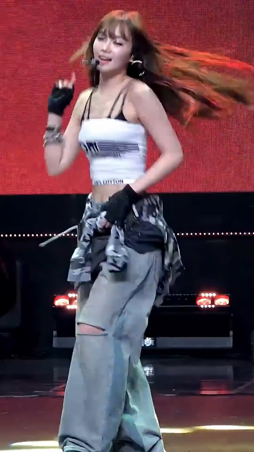 Kim Chaewon '"مختلف" "تحرير"