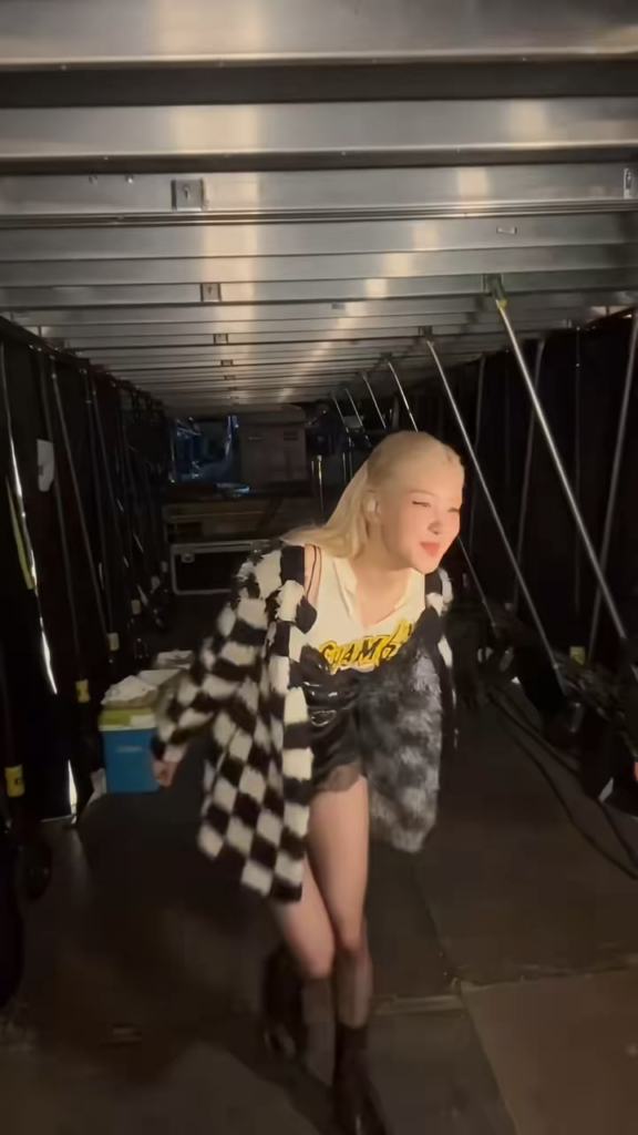 250808 Rosé Tiktok Update