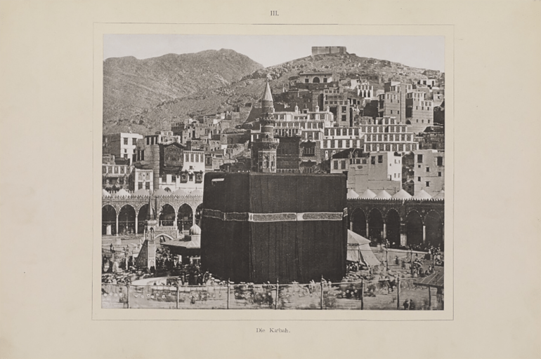 ***داخلية**** محتويات السجل: صورة فوتوغرافية مطبوعة. يعود تاريخه إلى ١٨٨١. اللغة أو اللغات المستخدمة: الألمانية. النسخة الأصلية محفوظة في المكتبة البريطانية: أوراق خاصة وسجلات من مكتب الهند