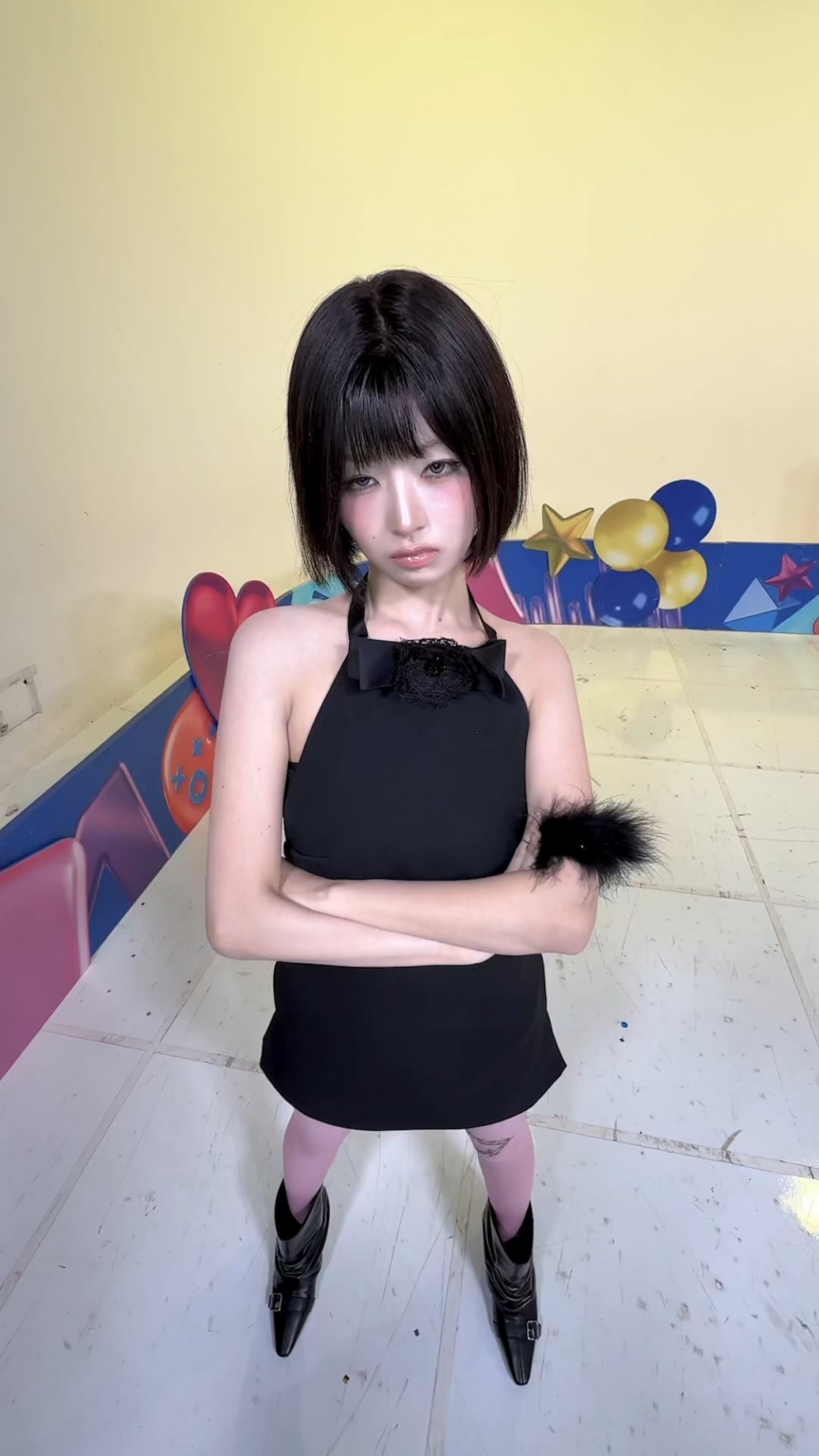 250829 ive تحديث tiktok الرسمي مع rei - بوب في قلبك