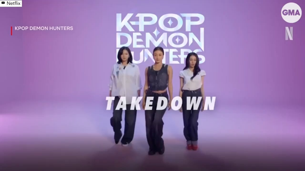 250831 تحديث Good Morning America Twitter - جلس Maggie Kang ، كاتب ومخرج "Kpop Demon Hunters" ، مع ABC News لمناقشة الفيلم وكم المرح مرتين أعضاء جيهيو وجيونغايون قاموا بتغطية أغنية "Takedown".