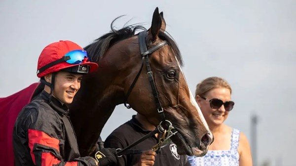 «لينستر» بطل «سانت ليجر» التجريبي في أيرلندا