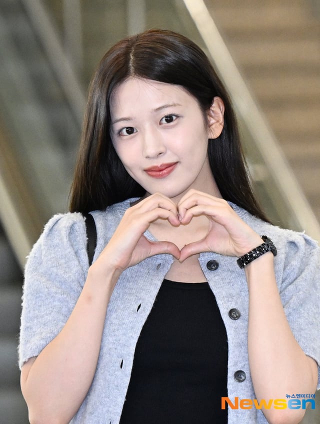 250819 Ive - مغادرة مطار Gimpo الدولية إلى اليابان (صور بواسطة Newsen)