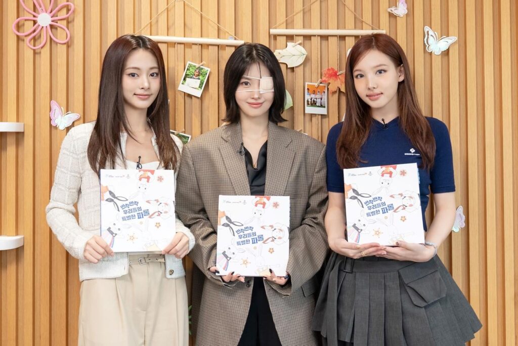 Twice's Nayeon و Momo و Tzuyu إنشاء كتاب مصور لمرضى الأطفال