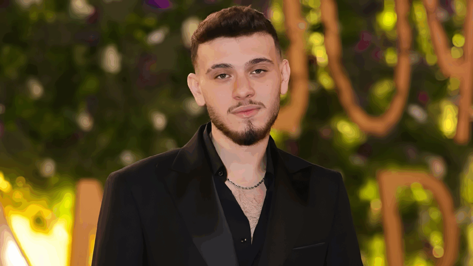 الشامي يكشف معاناته مع جواز السفر السوري خلال جولته الغنائية footer-banner