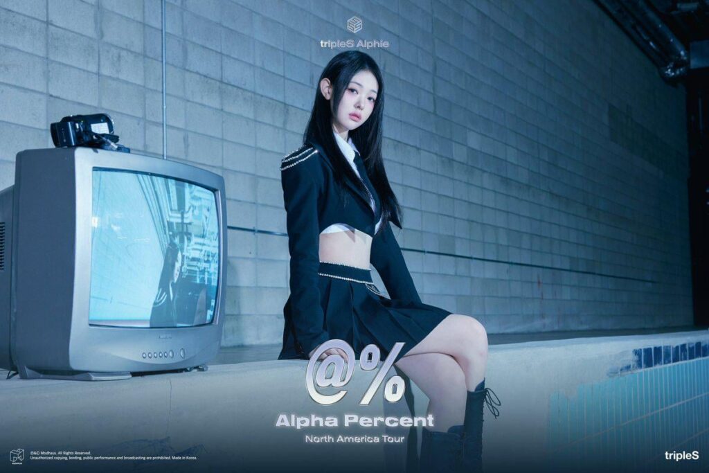 Triples - Alphie World Tour: Alpha ٪ في أمريكا الشمالية (Lynn - ملصق دعابة)